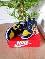 Load image into Gallery viewer, Nike Dunk High Michigan (2020) Size UK 8.5
